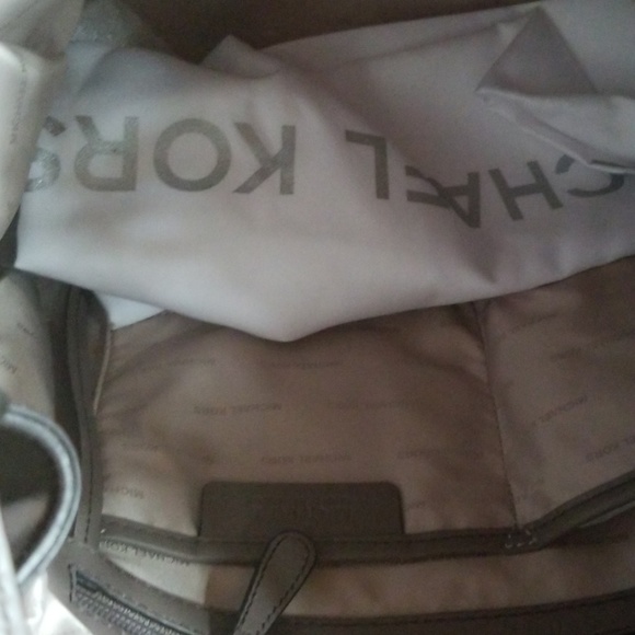 MK GREY LEATHER & SUEDE SHOULDER BAG - Picture 2 of 4